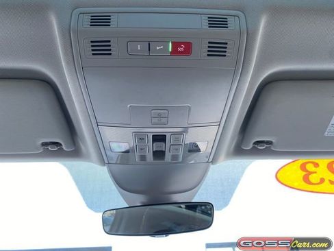 Used 2023 Volkswagen Taos SE w/ Panoramic Sunroof Package image 14