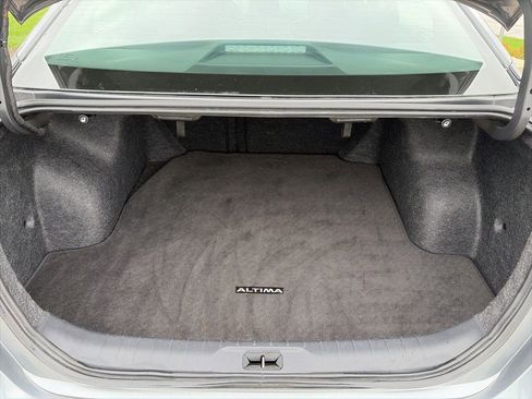 Used 2025 Nissan Altima 2.5 SV image 35