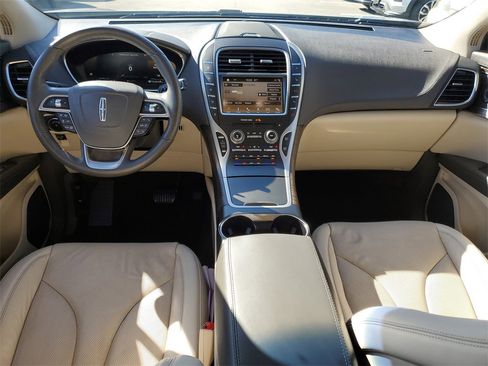 Used 2019 Lincoln Nautilus Reserve image 15