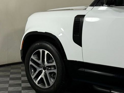 New 2026 Land Rover Defender 110 X-Dynamic SE image 13