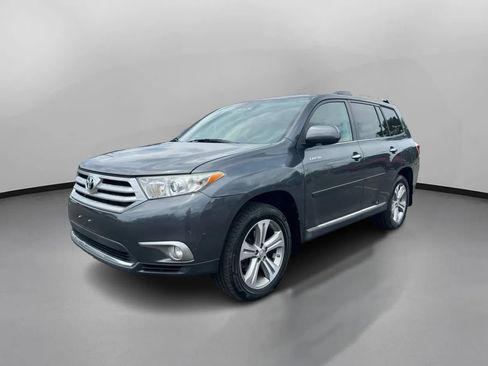 Used 2011 Toyota Highlander Limited w/ Tow Pkg AWD/4WD image 5