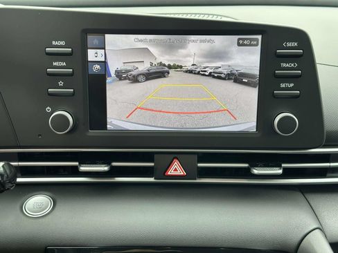 Used 2026 Hyundai Elantra Hybrid FWD image 11