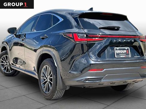 Used 2025 Lexus NX 250 FWD image 10
