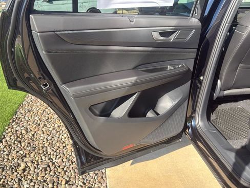 New 2025 Volkswagen Atlas Cross Sport SEL image 18