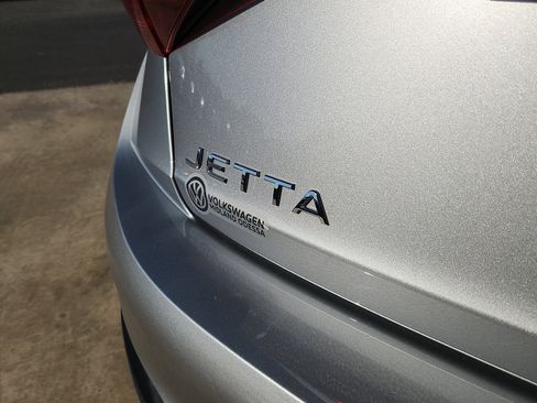Used 2024 Volkswagen Jetta S image 10