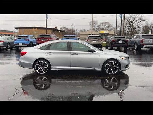 Used 2022 Honda Accord Sport image 9