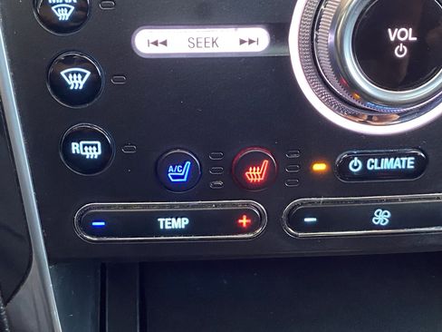 Used 2019 Ford Explorer Limited w/ Ford Safe & Smart Package AWD/4WD image 14