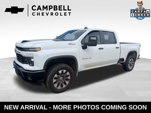 Used 2024 Chevrolet Silverado 2500 Custom w/ Custom Value Package AWD/4WD image 1