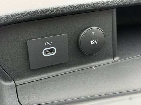 New 2025 Ford Transit 250 148 Medium Roof image 44