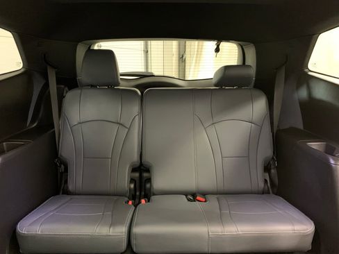 Used 2024 Buick Enclave Essence w/ Experience Buick Package image 17