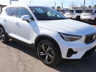 Used 2024 Volvo XC40 B5 Core video 1