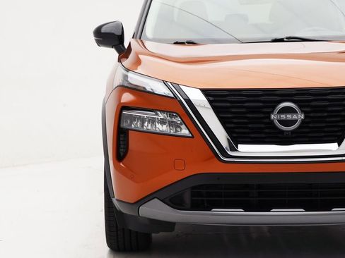 Used 2023 Nissan Rogue SL w/ SL Premium Package image 4