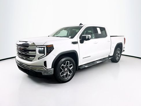 Used 2024 GMC Sierra 1500 SLE w/ Preferred Package image 3