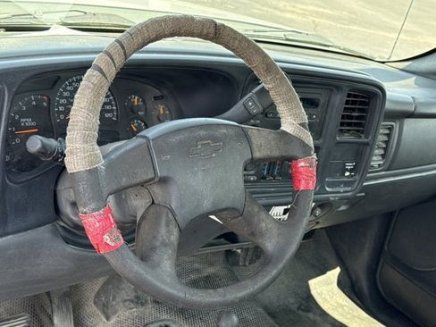 Used 2006 Chevrolet Silverado 3500 4x4 Regular Cab image 17