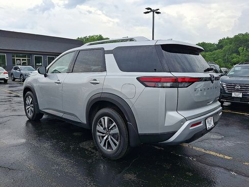 Used 2024 Nissan Pathfinder SL w/ Cargo Package AWD/4WD image 22