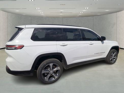 New 2026 Jeep Grand Cherokee L Limited RWD image 4