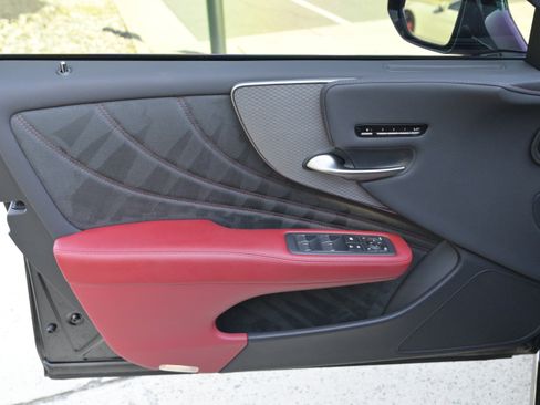 Used 2024 Lexus LS 500 F Sport image 17