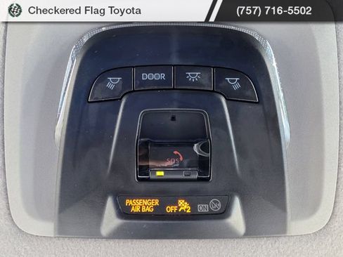 Certified 2025 Toyota Corolla Cross LE AWD/4WD image 10