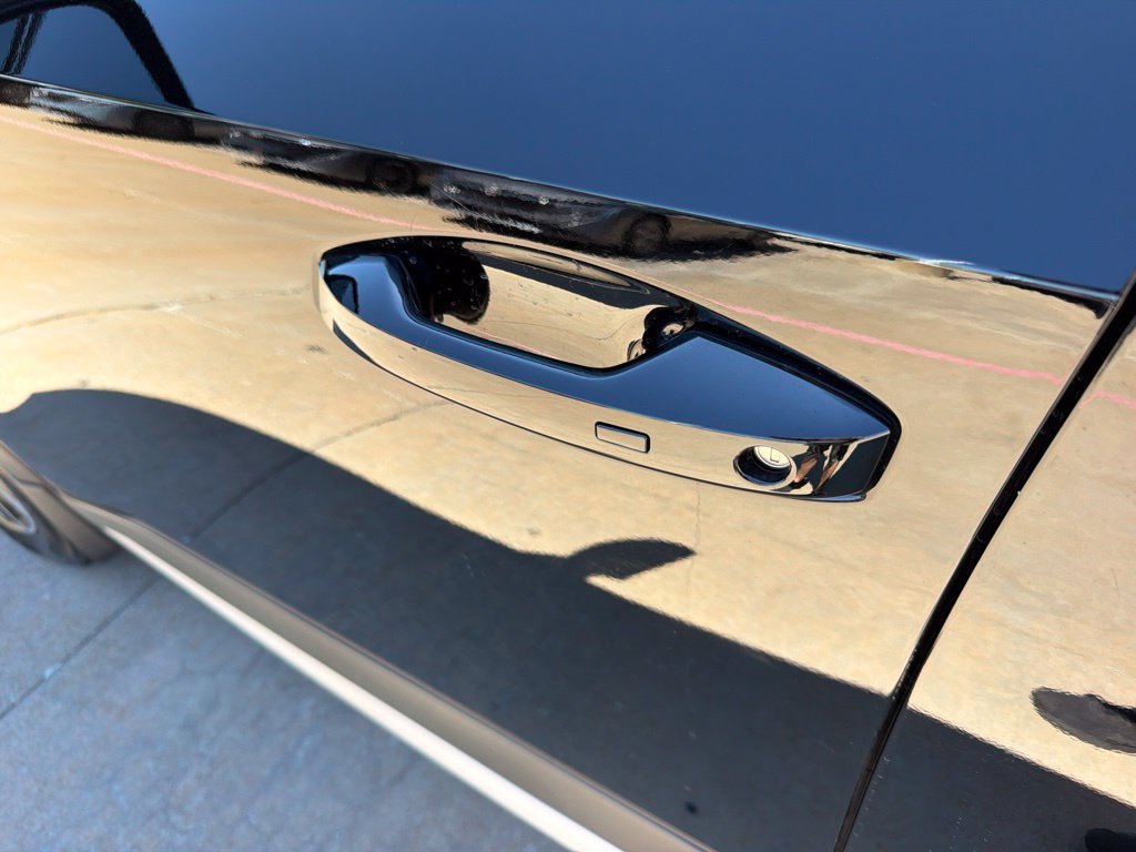 Used 2026 Nissan Kicks SR FWD image 12