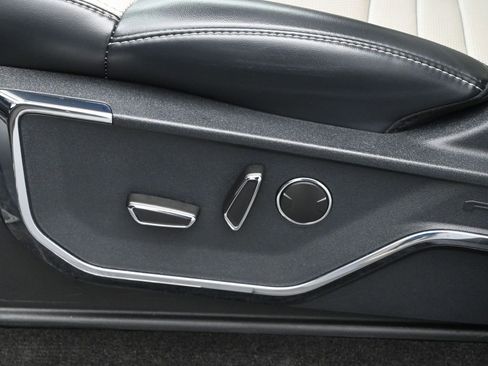 Certified 2022 Ford F150 Lightning Platinum image 9