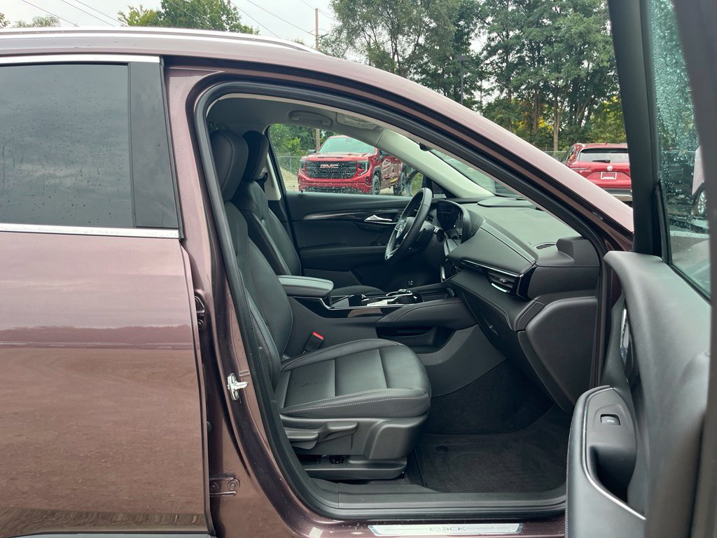 Used 2025 Buick Envision Preferred AWD/4WD image 38