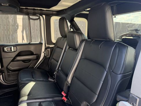 Used 2019 Jeep Wrangler Unlimited Sahara w/ Quick Order Package 24M Moab image 22