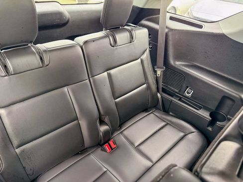 Used 2024 Ford Explorer XLT w/ Equipment Group 202A RWD image 19