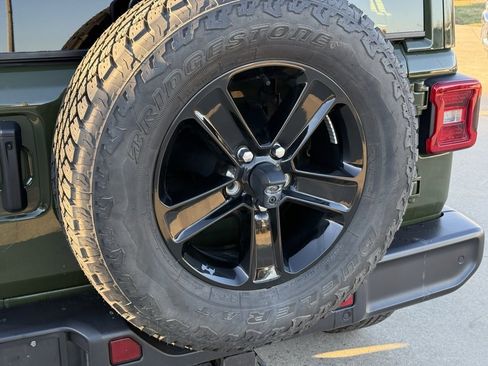 Used 2023 Jeep Wrangler Altitude image 12