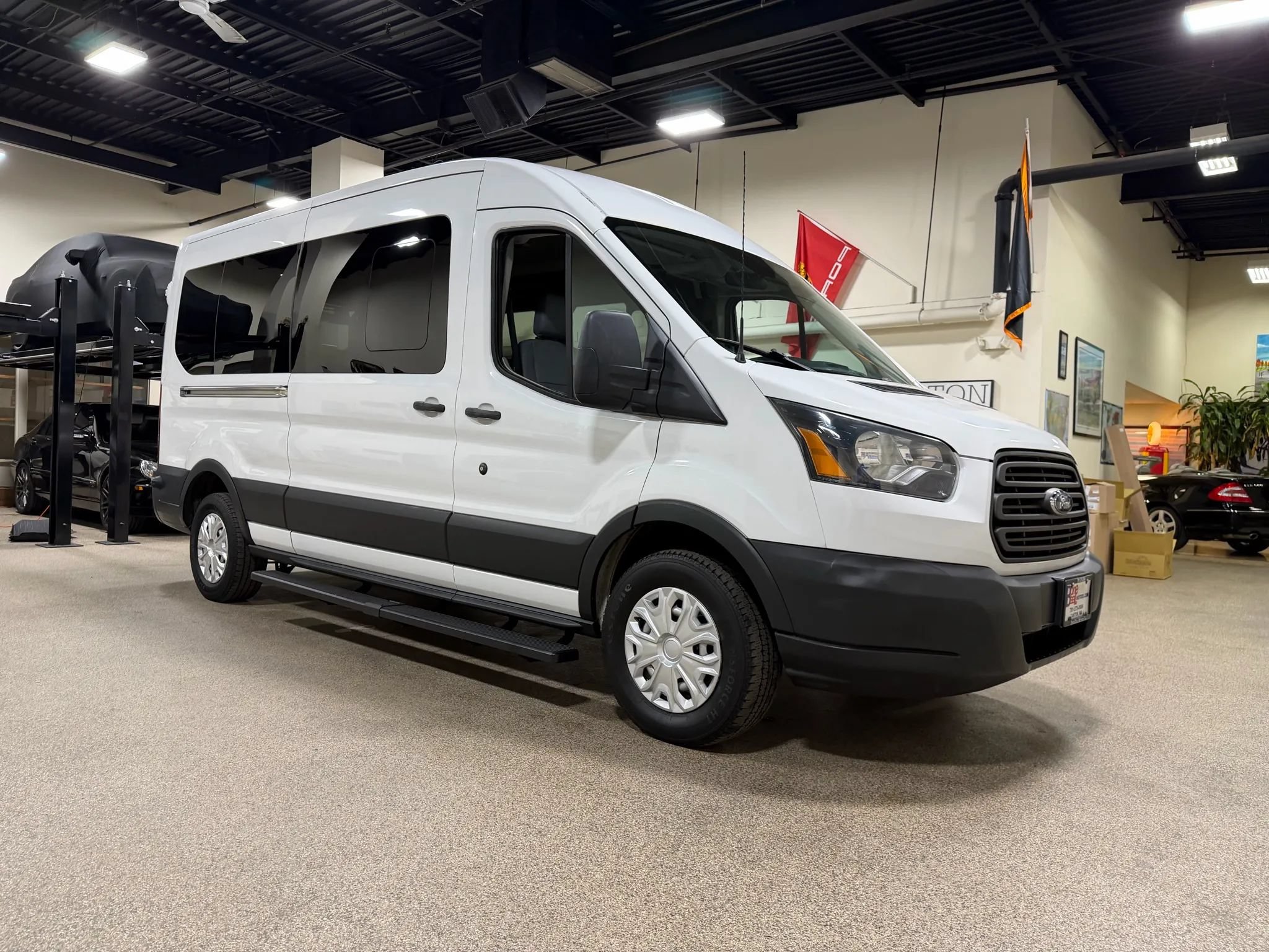 Used 2015 Ford Transit 250 148 Medium Roof RWD image 4