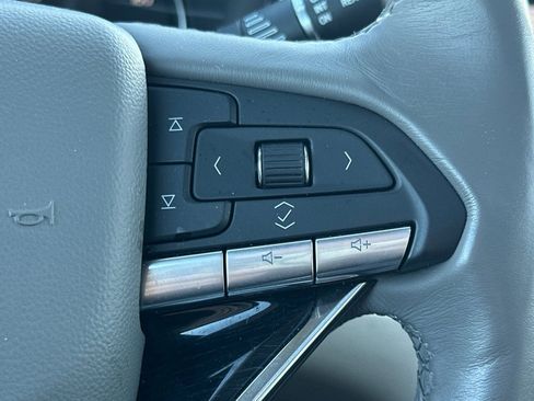 Certified 2025 Cadillac XT6 Premium Luxury image 40