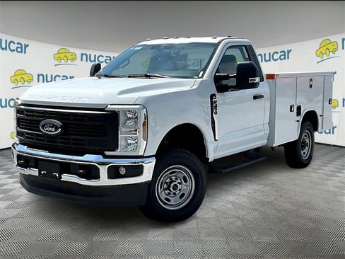 New 2025 Ford F250 XL w/ XL Chrome Package image 4