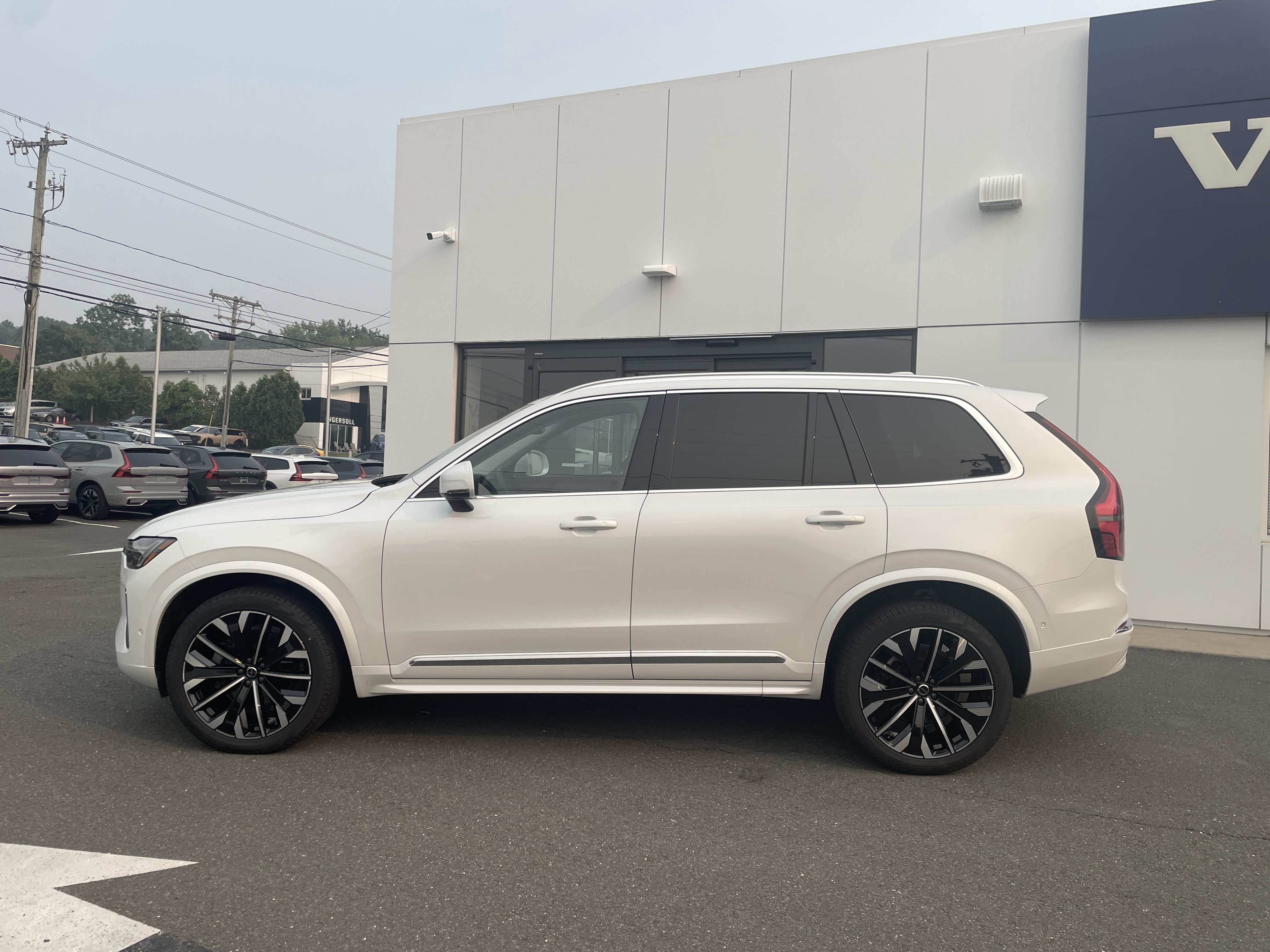 Certified 2025 Volvo XC90 B6 Ultra AWD/4WD image 4