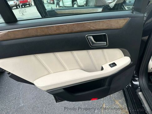 Used 2014 Mercedes-Benz E 550 4MATIC Sedan image 23