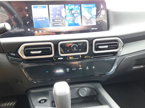 New 2026 Nissan Sentra SV image 18