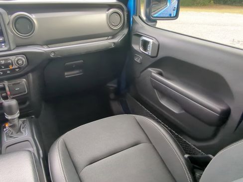 Certified 2021 Jeep Gladiator Sport image 15