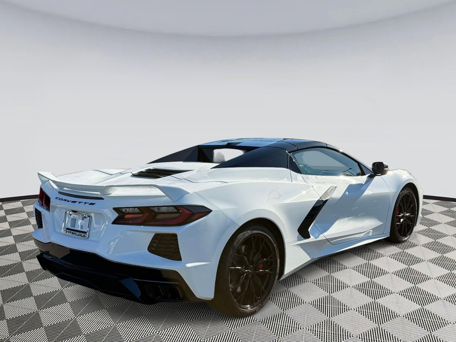 Used 2024 Chevrolet Corvette Stingray Premium Conv w/ Z51 Performance Package RWD image 2