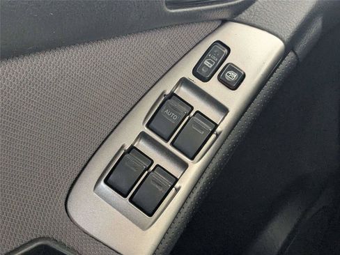Used 2008 Toyota Matrix FWD image 16