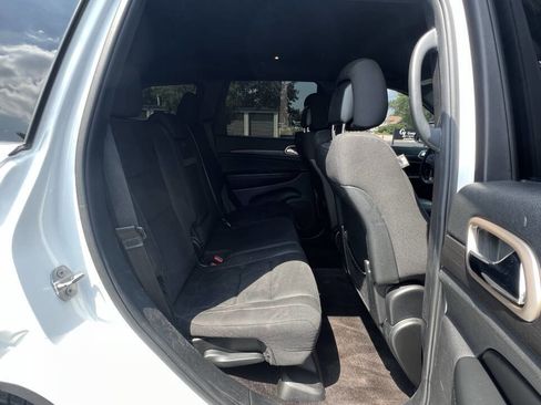 Used 2016 Jeep Grand Cherokee Laredo image 27