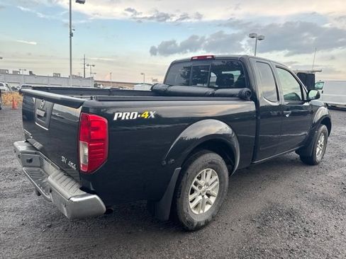 Used 2017 Nissan Frontier SV w/ SV Value Truck Package AWD/4WD image 5