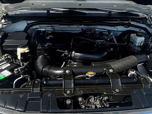 Used 2019 Nissan Frontier SV image 9