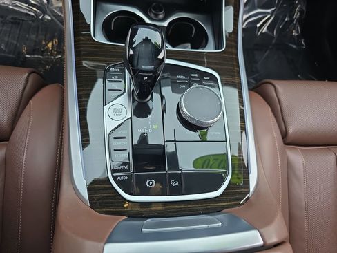 Used 2020 BMW X5 M50i w/ Executive Package image 28