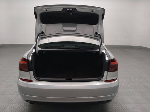 Used 2018 Volkswagen Passat 2.0T SE w/ SE Lighting Package image 29