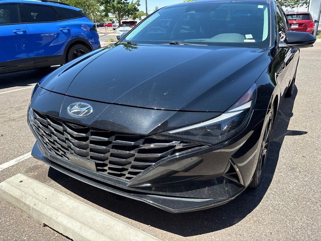 Used 2023 Hyundai Elantra Limited FWD image 3