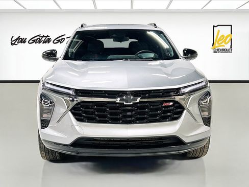 Certified 2025 Chevrolet Trax RS w/ Sunroof Package image 2