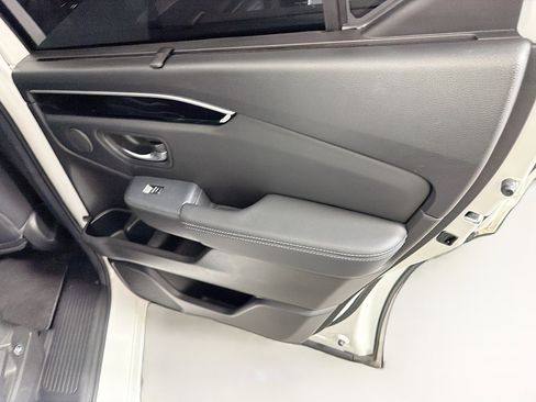 Used 2025 Honda Pilot EX-L image 31
