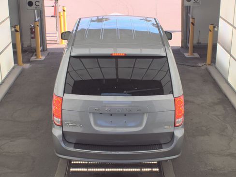 Used 2017 Dodge Grand Caravan SE w/ Power Window Group FWD image 10