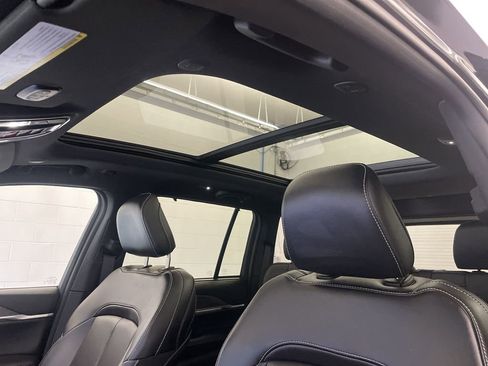 Used 2024 Jeep Grand Cherokee Limited w/ Luxury Tech Group II image 12