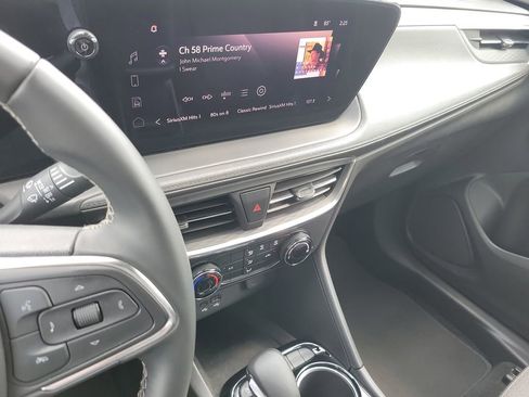 Used 2025 Buick Encore GX Preferred FWD image 28