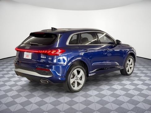 Certified 2025 Audi Q5 Premium w/ Premium Plus AWD/4WD image 9