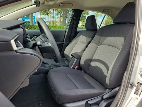 Used 2025 Toyota Corolla LE image 16